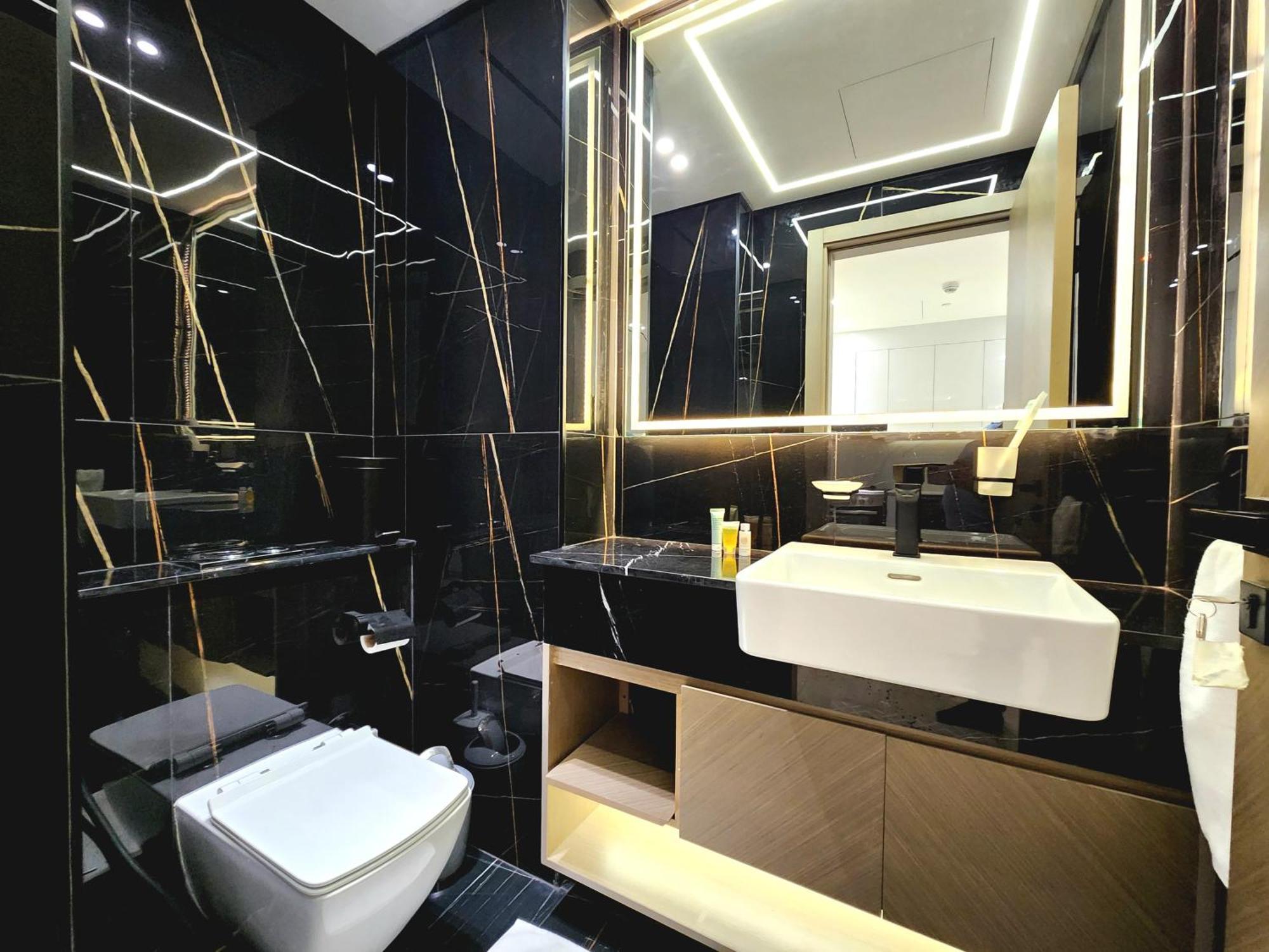 Ferienhaus Luxurious Comfort In Jvc Dubai