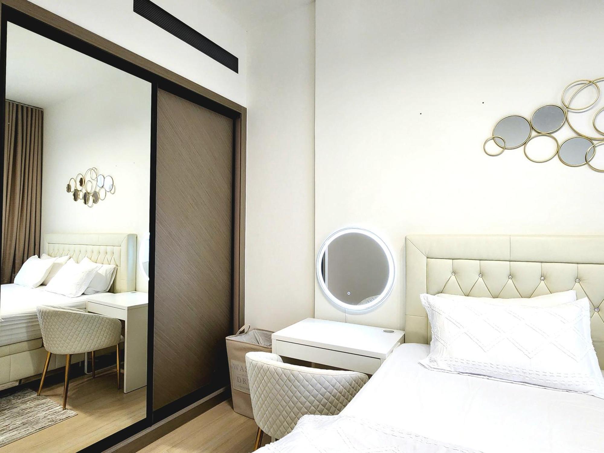 Luxurious Comfort In Jvc Holiday home *