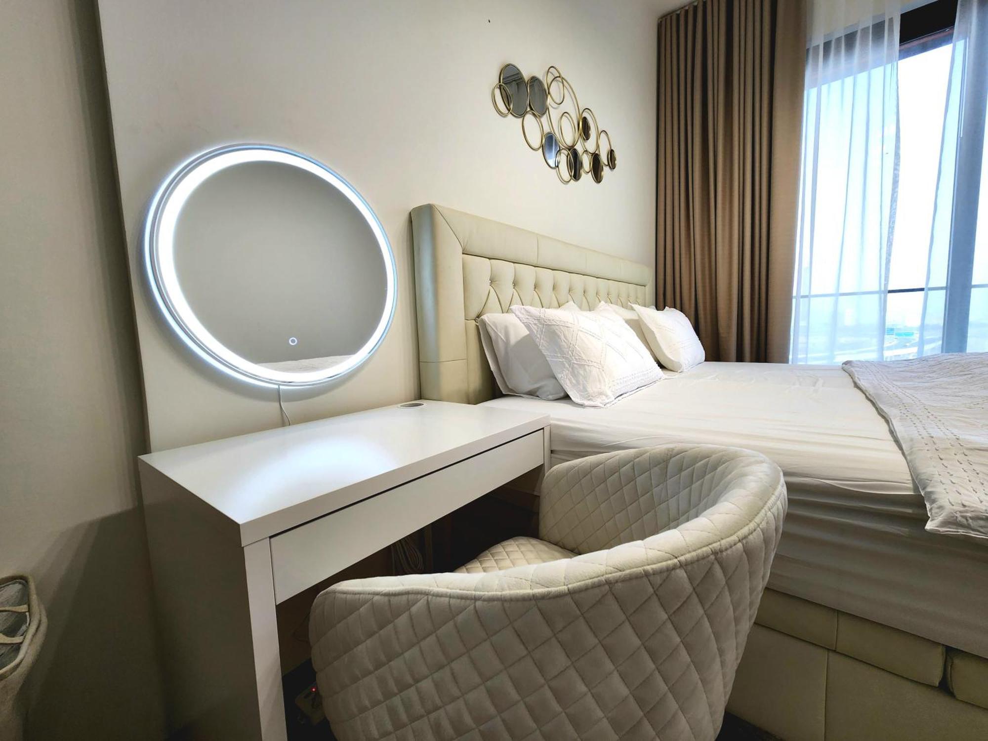 Luxurious Comfort In Jvc Holiday home Dubai
